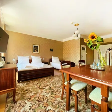 Pollera Hotel