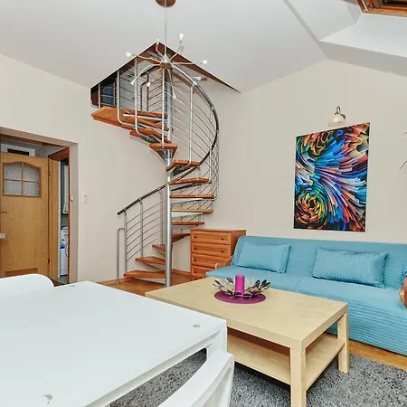 Singer Apartment *