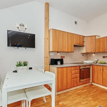 Singer Apartment *