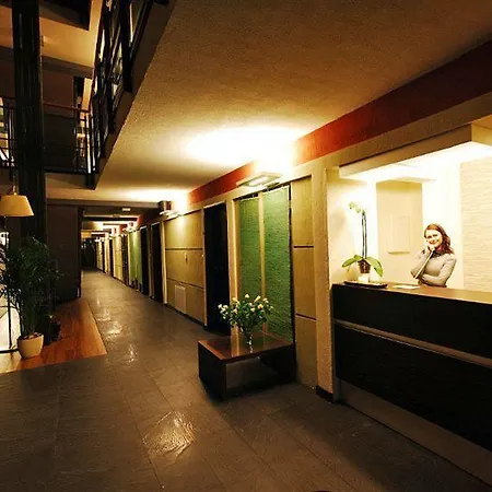 & Zakrzowek Aparthotel Krakow