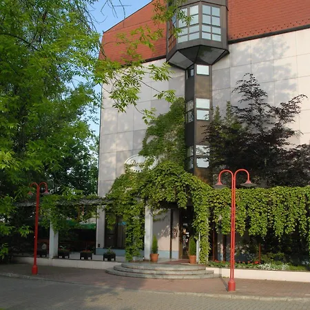 Go Cracow Resort 3*