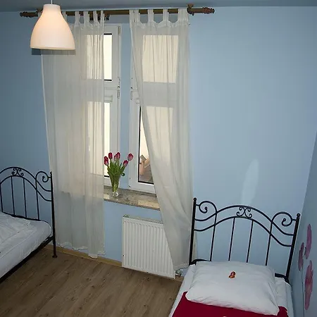 Flower Hostel *
