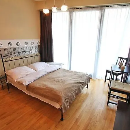 Apartahotel Parkside Old Town 3*