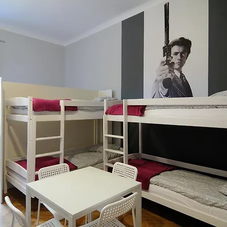 Hollywood Hostel