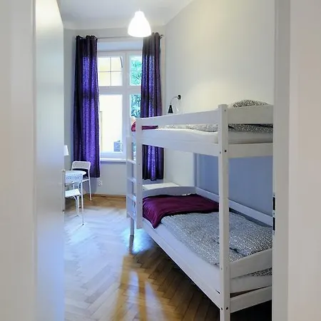 Hollywood Hostel *