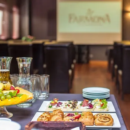 Farmona Business &