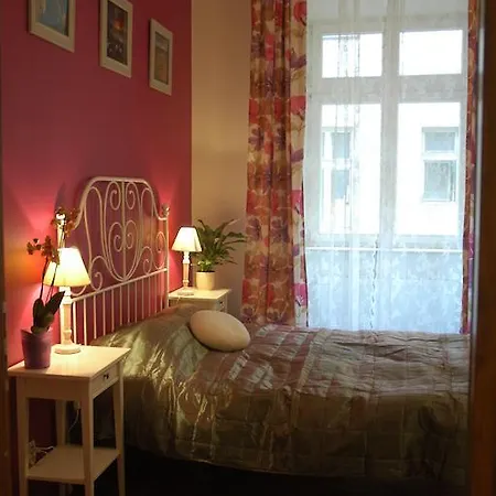 Apartament Gołębia 3 *