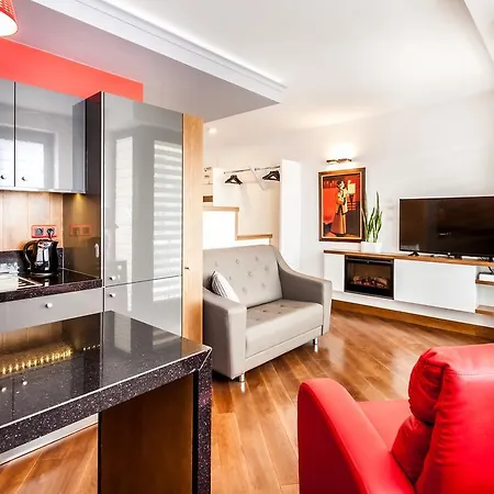 Apartahotel Parkside Old Town 3*