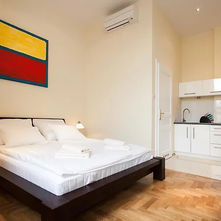 Aparthotel Venetian House Market Square