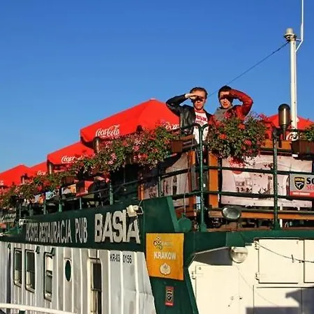Botel Barka Basia *
