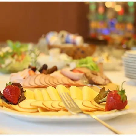 Hotel Polonez 3*