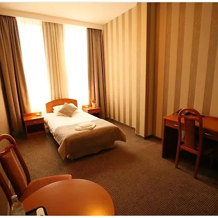Hotel Polonez 3*
