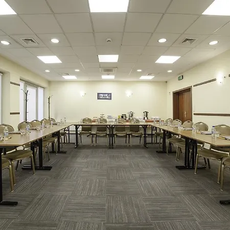 H6 Major Travel & Business, Free Parking Krakau