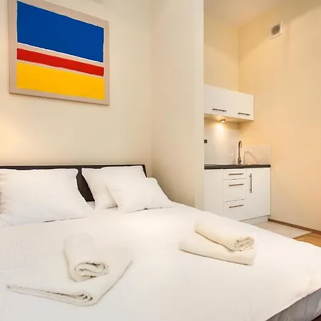 Venetian House Market Square Aparthotel