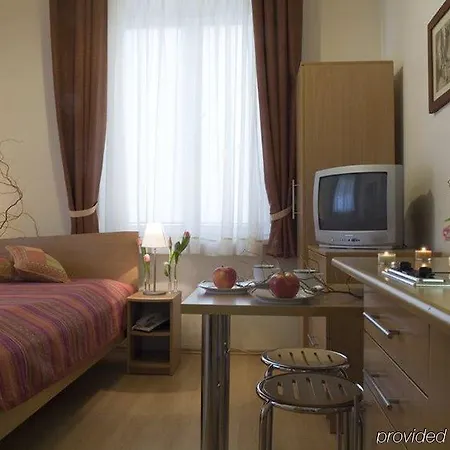 Aparthotel Maly 2*