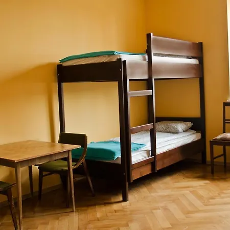 Tramp Aparthostel Hostel *