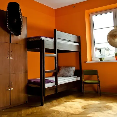 Tramp Aparthostel Hostel *