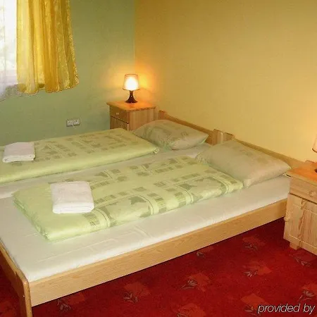 Al Fresco Hostel *