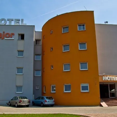 H6 Major Travel & Business, Free Parking Krakau