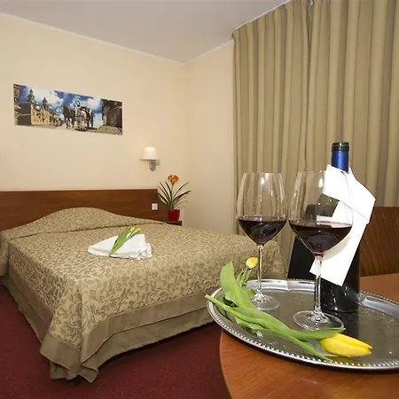 Hotel H6 Major Travel & Business, Free Parking Krakau