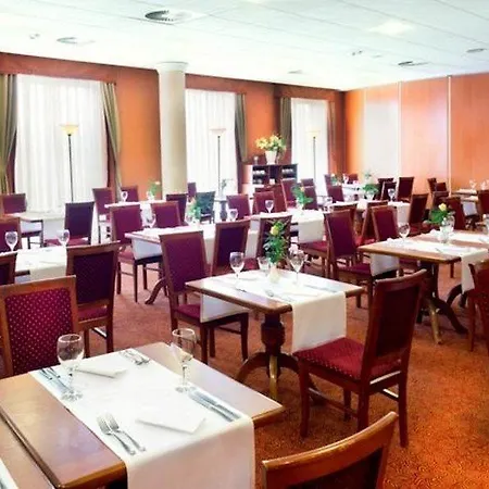Hotel Sympozjum &