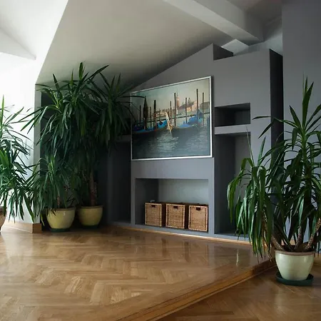 לינה וארוחת בוקר Okay House
