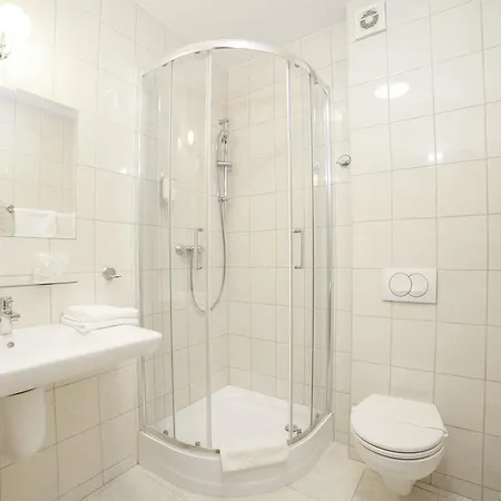 H6 Major Travel & Business, Free Parking 3* Krakau