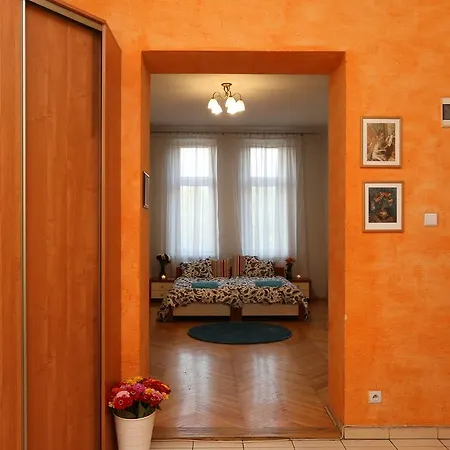 Live Like Locals: Market Square X Jewish District Apartment Krakow