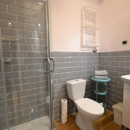 Apartament R4 *