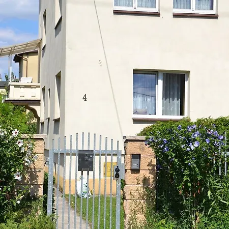 Apartment Apartament R4 *