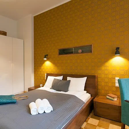Honey Time Apartment