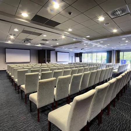 Golden Tulip Center 4*