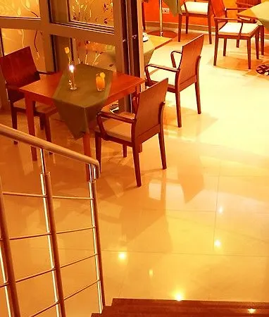 H6 Major Travel & Business, Free Parking 3* Krakau