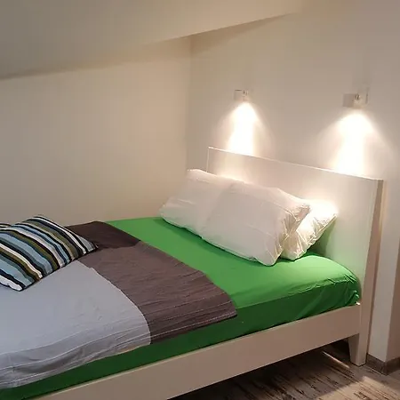 Pillows Party Apartment *