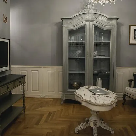 Royal By Otr Apartment