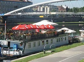 Botel Barka Basia *