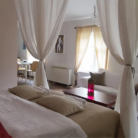 Lounge *