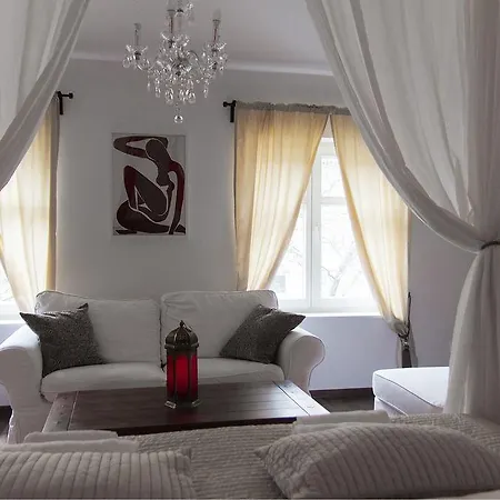 Lounge Hotel *