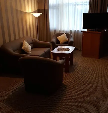 Polonez Hotel 3*