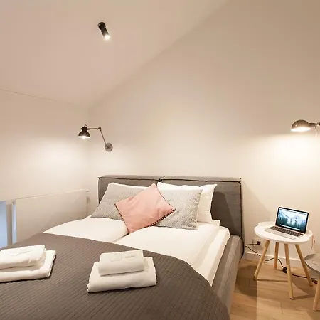 Mint Luxury At The Main Square Apartment