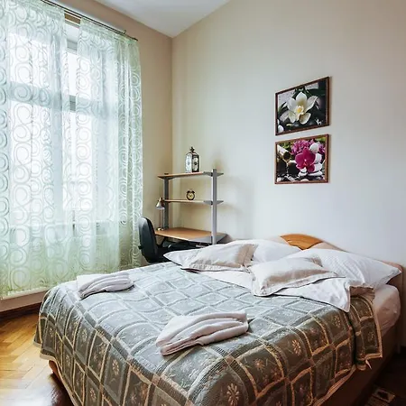 Apartment Echodom Dietla 35