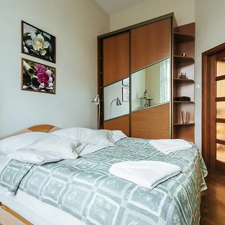Apartment Echodom Dietla 35