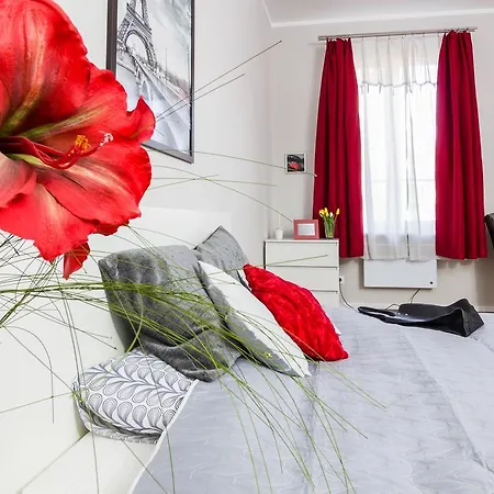 Apartament World *