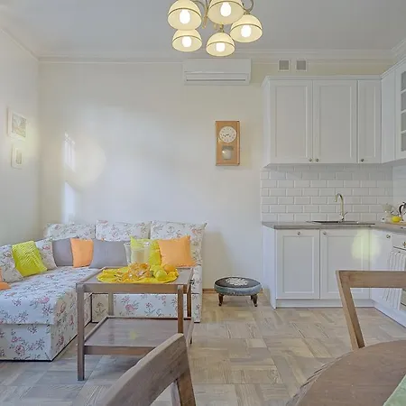 Alicja Apartment *