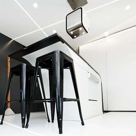 Bed&bath Futuristic Apartment *
