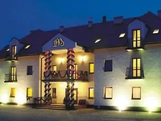 Dworek Magnat Bed & Breakfast