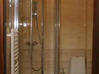 Bed & Breakfast Dworek Magnat Modlniczka