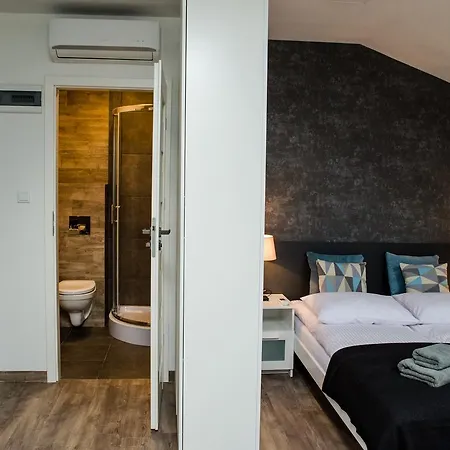 Modern In Old City Aparthotel 3*