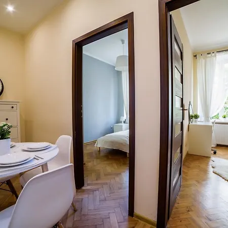 Rainbow 5 Apartment *