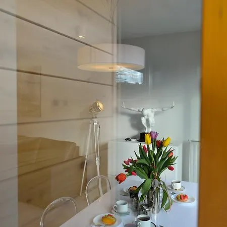 Garden Apartment Cracow- Shopping Mall 1Min, Underground Parking, Family Friendly, City Center * Krakow